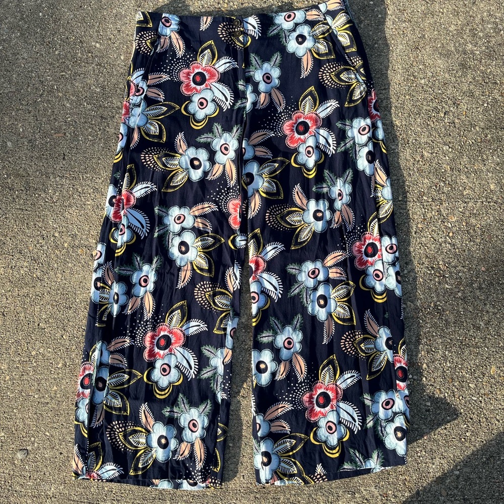 LOFT Floral Wide Leg Cropped Pants – Size 10